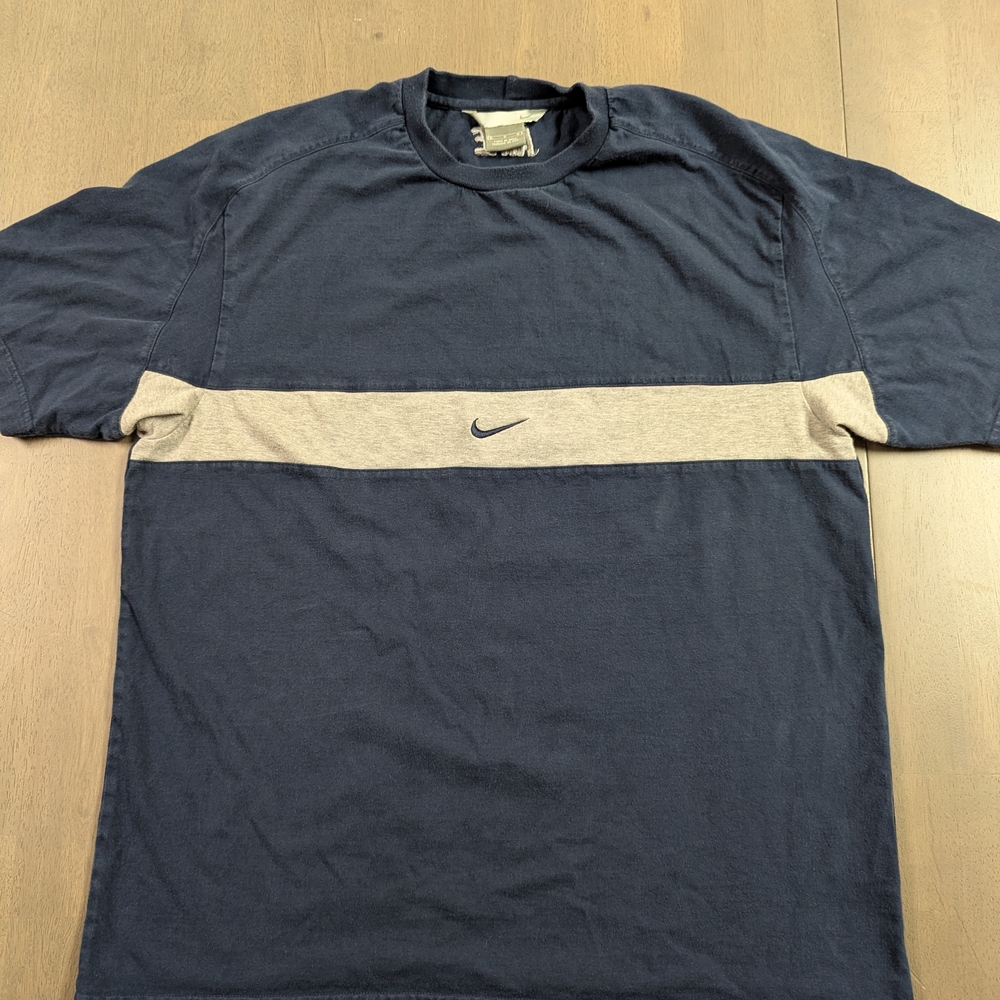 Nike Vintage Men's Navy and Gray Shirt